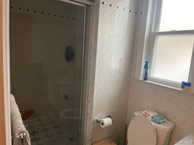 7736 76th Street, Glendale, NY 11385