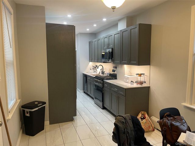 7736 76th Street, Glendale, NY 11385