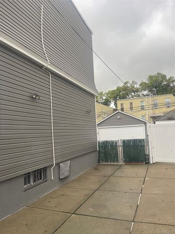 7736 76th Street, Glendale, NY 11385