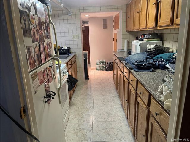 7736 76th Street, Glendale, NY 11385