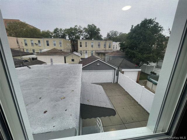 7736 76th Street, Glendale, NY 11385
