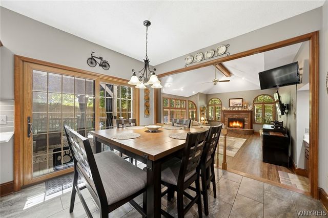 10585 Royal Oak Drive, Clarence, NY 14031