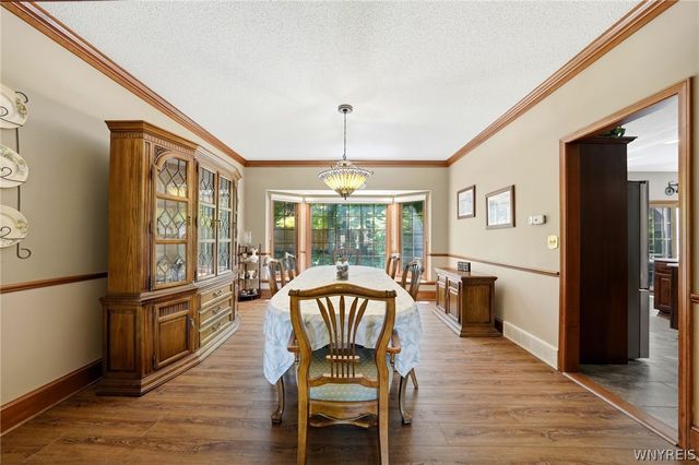 10585 Royal Oak Drive, Clarence, NY 14031