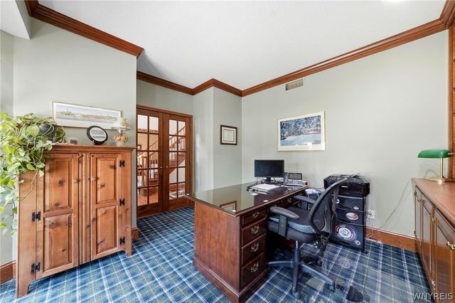 10585 Royal Oak Drive, Clarence, NY 14031