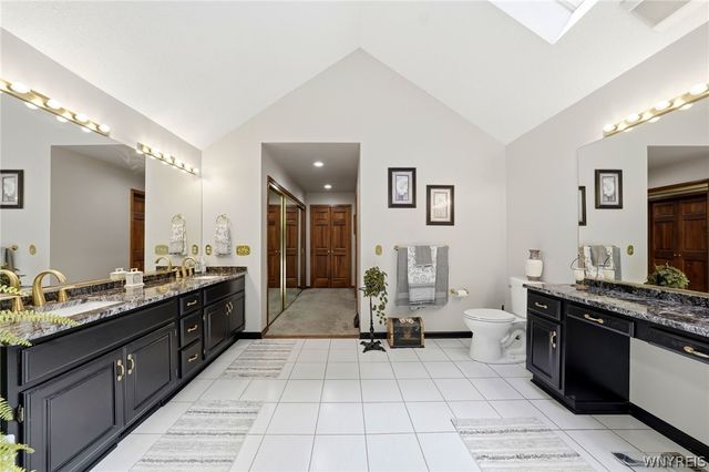 10585 Royal Oak Drive, Clarence, NY 14031