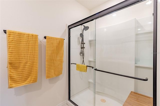 1768 HENIN CIRCLE, Tavares, FL 32778