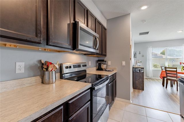 1768 HENIN CIRCLE, Tavares, FL 32778