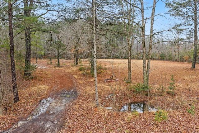 32282 Lightwood DR, Ivor, VA 23866