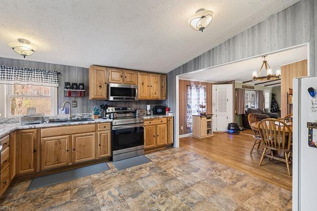 32282 Lightwood DR, Ivor, VA 23866