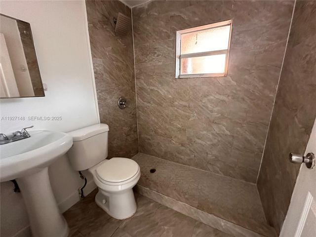 1429 SW 3rd St 5, Miami, FL 33135