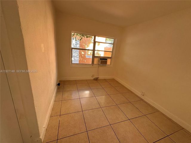 1429 SW 3rd St 5, Miami, FL 33135