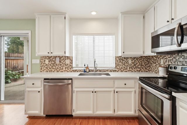 6008 Amir Ln, Carmichael, CA 95608