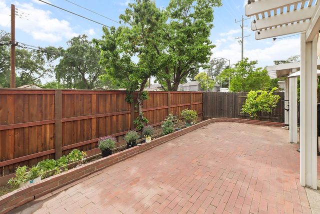 6008 Amir Ln, Carmichael, CA 95608