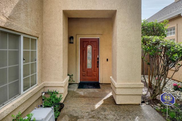 6008 Amir Ln, Carmichael, CA 95608