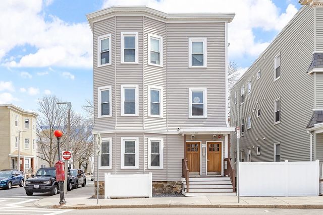 142 Boston St 2, Boston, MA 02125