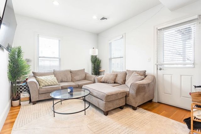 142 Boston St 2, Boston, MA 02125