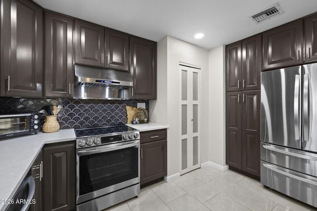 420 E CASCADA Road, Litchfield Park, AZ 85340