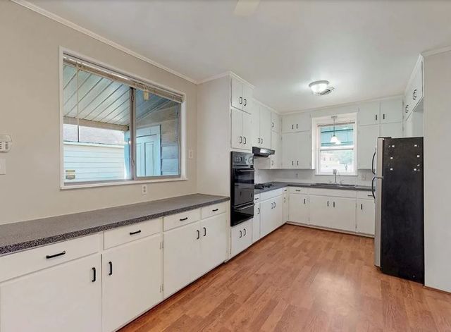 1101 East 30th Street, Bryan, TX 77802