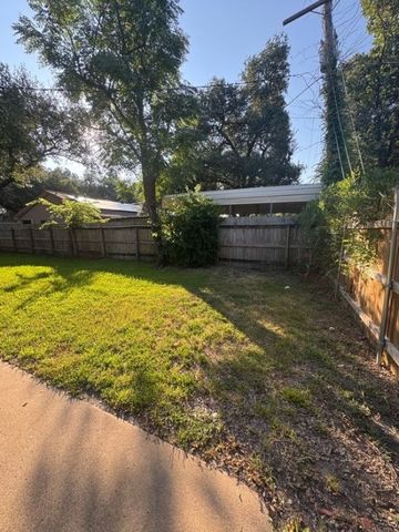 1101 East 30th Street, Bryan, TX 77802