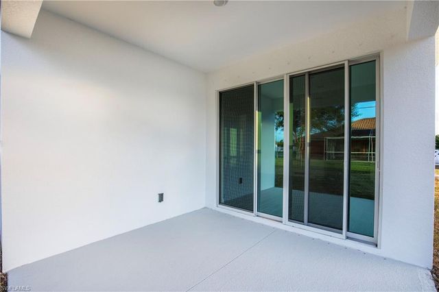 617 SE 3rd TER, Cape Coral, FL 33990