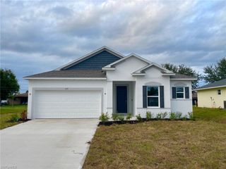 617 SE 3rd TER, Cape Coral, FL 33990