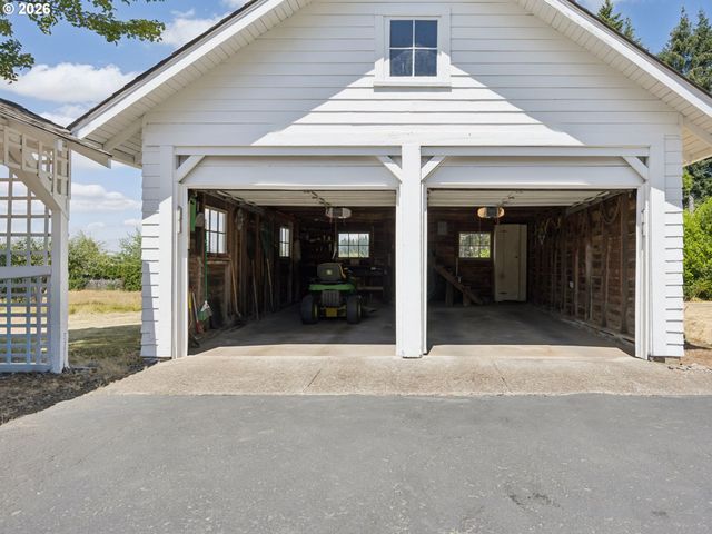 16455 Se BLUFF Rd, Sandy, OR 97055