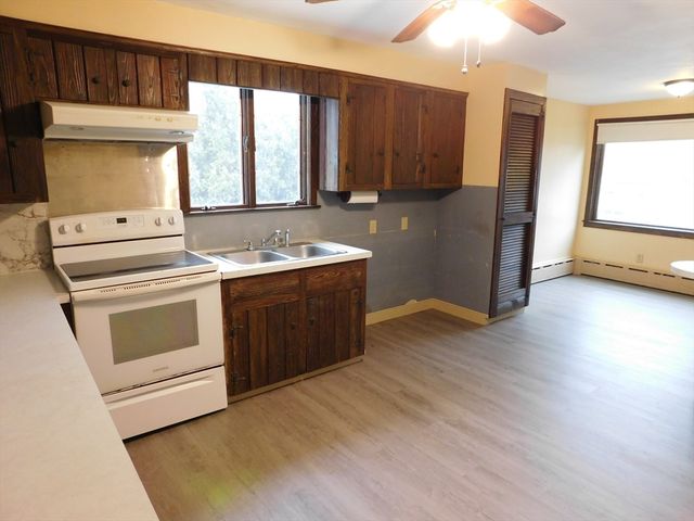 560 North St, Somerset, MA 02726