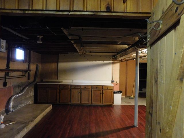 560 North St, Somerset, MA 02726