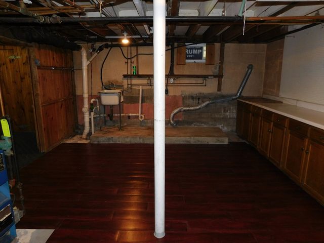 560 North St, Somerset, MA 02726