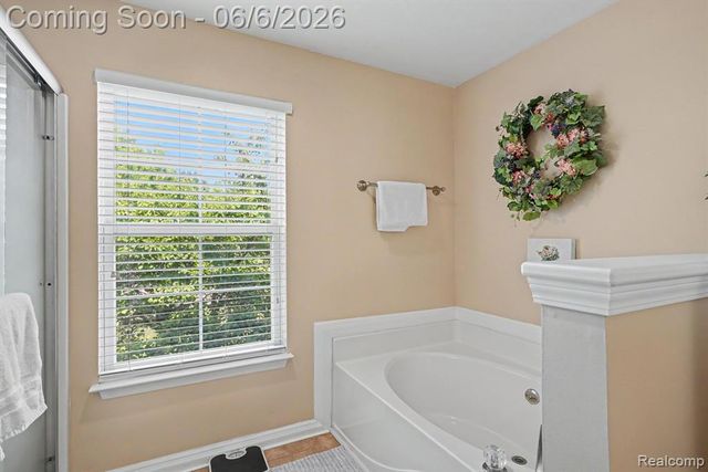 12398 Saint Andrews Way, Fenton, MI 48430