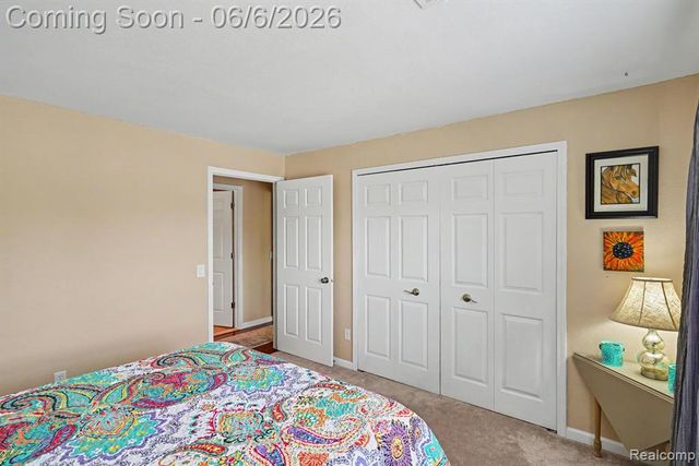 12398 Saint Andrews Way, Fenton, MI 48430