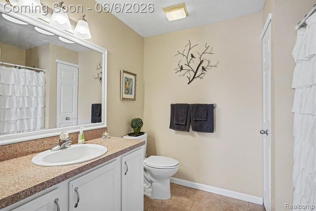 12398 Saint Andrews Way, Fenton, MI 48430