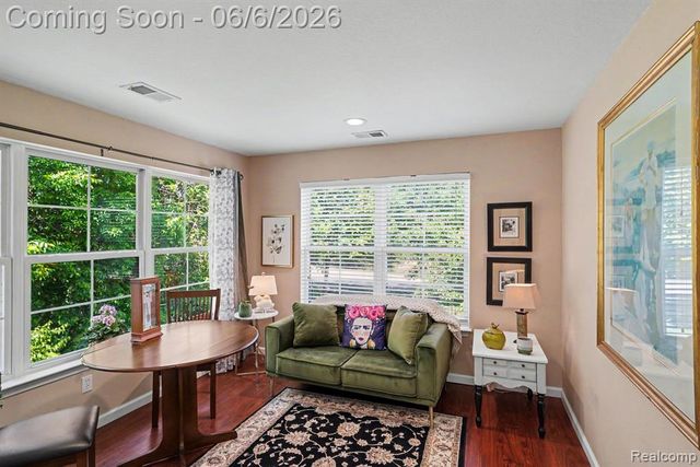 12398 Saint Andrews Way, Fenton, MI 48430