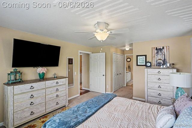 12398 Saint Andrews Way, Fenton, MI 48430