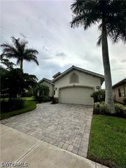 1581 Serrano CIR, Naples, FL 34105