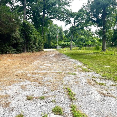 5002 Fm 811, Centerville, TX 75833