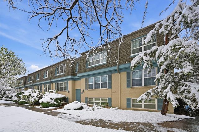 3490 S Akron Street 6, Denver, CO 80231