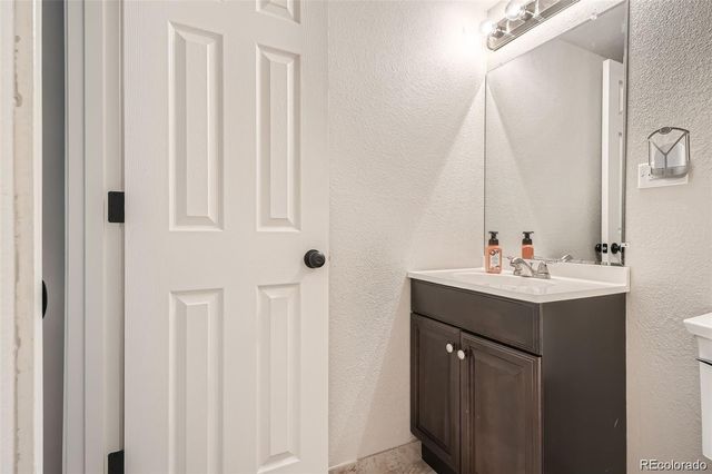 3490 S Akron Street 6, Denver, CO 80231
