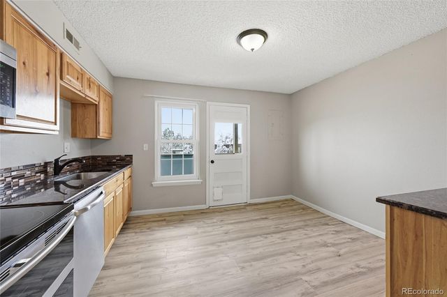 3490 S Akron Street 6, Denver, CO 80231