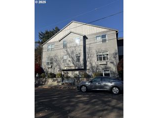 10345 Ne CLACKAMAS St 22, Portland, OR 97220