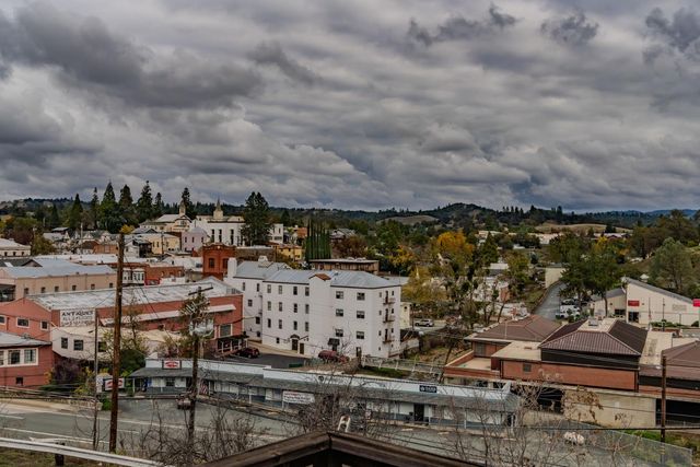 57 Anita St, Jackson, CA 95642