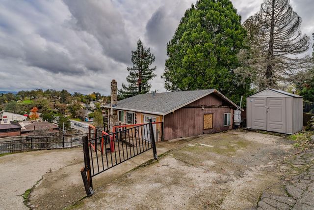 57 Anita St, Jackson, CA 95642