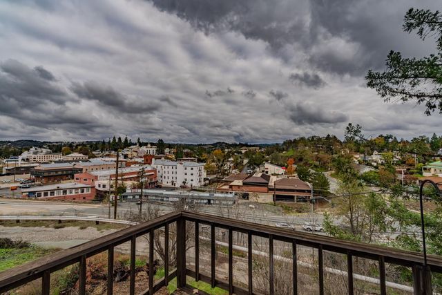 57 Anita St, Jackson, CA 95642