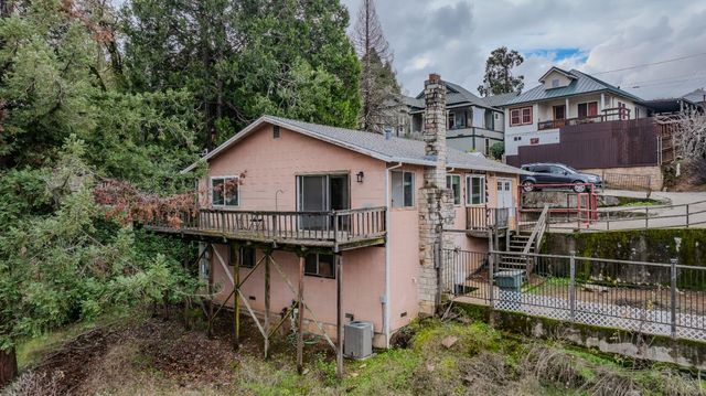 57 Anita St, Jackson, CA 95642