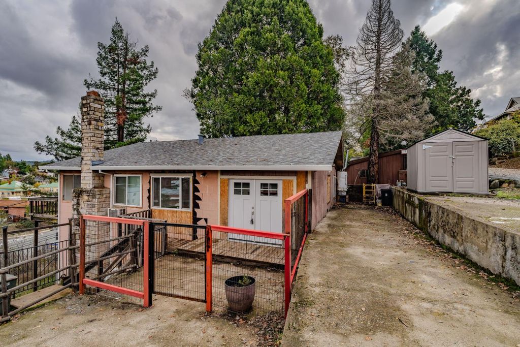 57 Anita St, Jackson, CA 95642