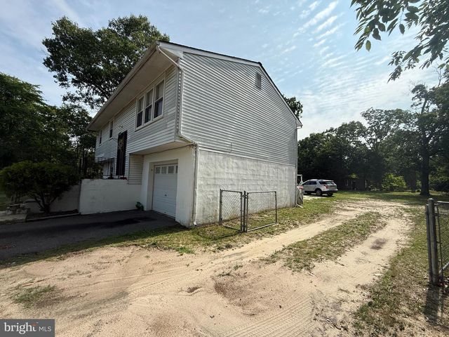 891 N MILL RD, Vineland, NJ 08360