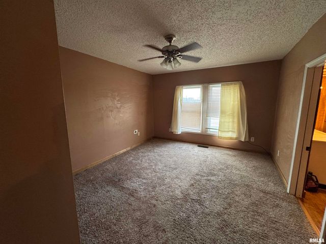 23392 N IL Hwy 37 Highway, Dix, IL 62830