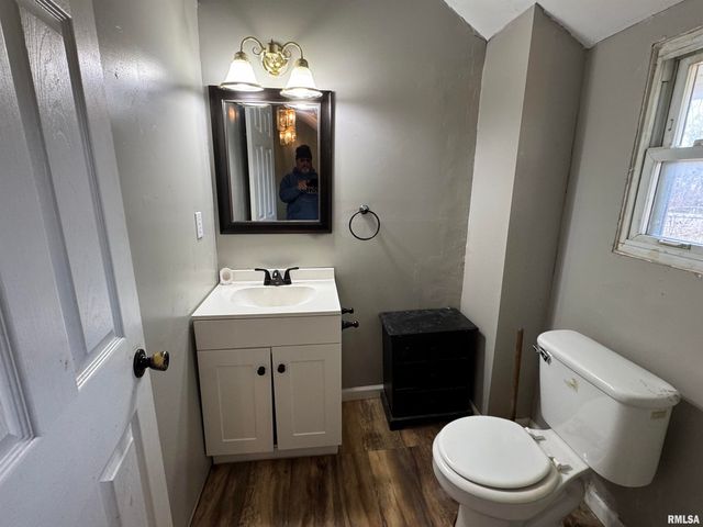 23392 N IL Hwy 37 Highway, Dix, IL 62830