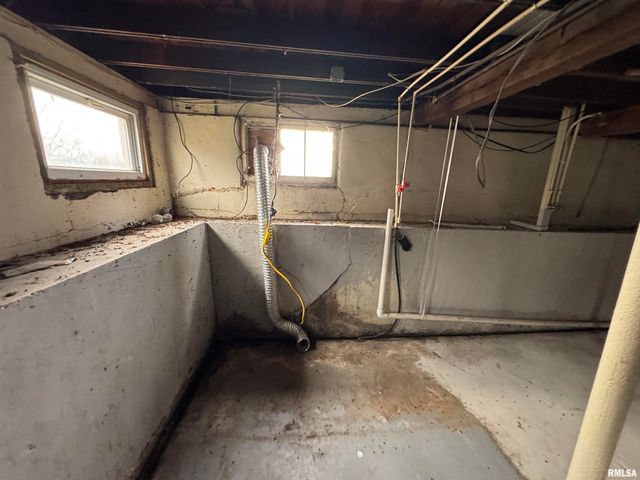 23392 N IL Hwy 37 Highway, Dix, IL 62830