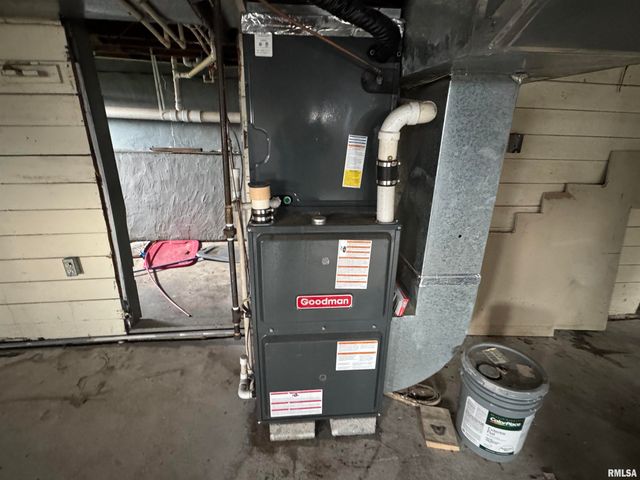 23392 N IL Hwy 37 Highway, Dix, IL 62830